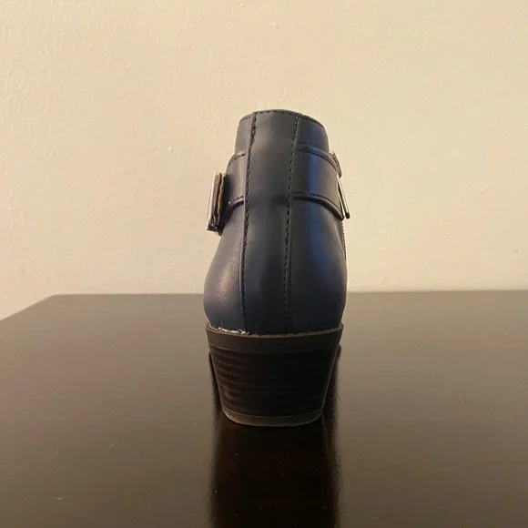 Women’s Blue Vionic Boots - Picture 2 of 4